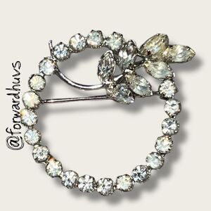 Vintage Sterling Silver Glass Stone Brooch – Floral Circle Design – Marked Sterl